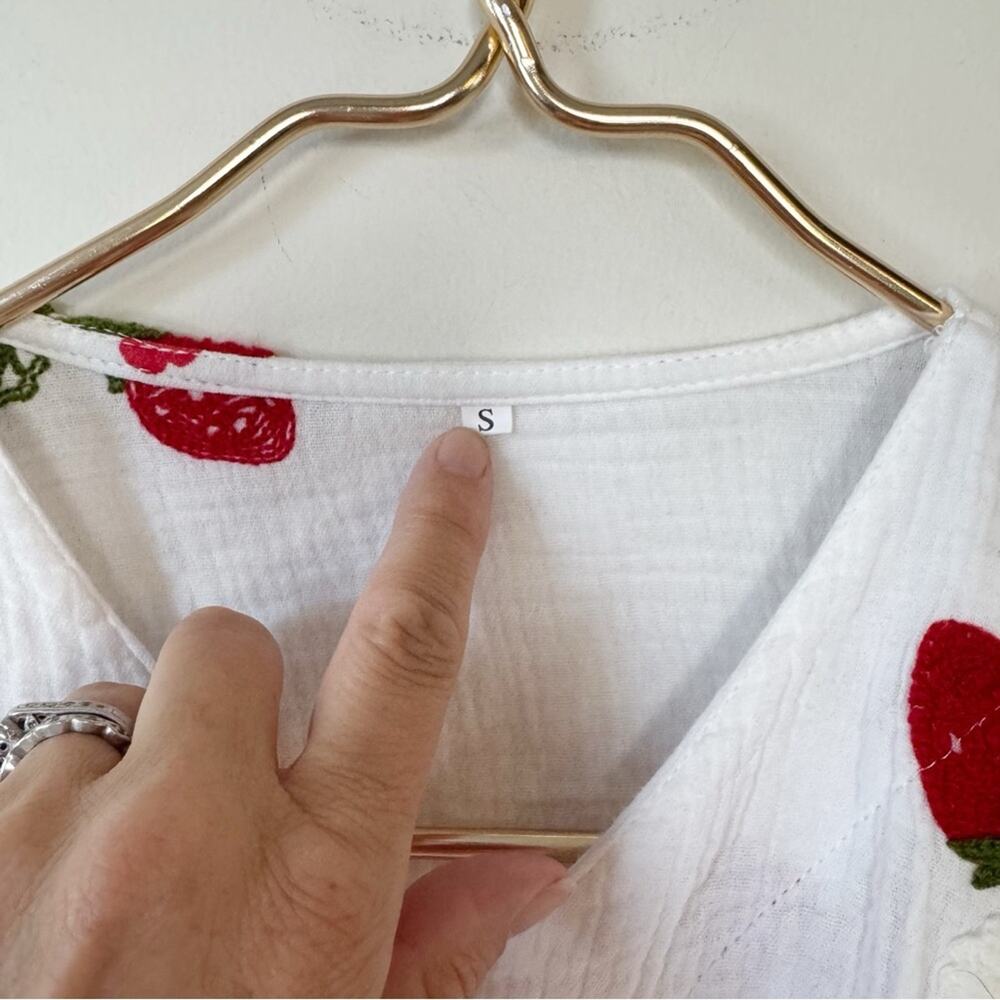 Berry Sweet Strawberry Daisy Embroidered Gauzy Cotton Ruffle Cropped Blouse S - Picture 10 of 11